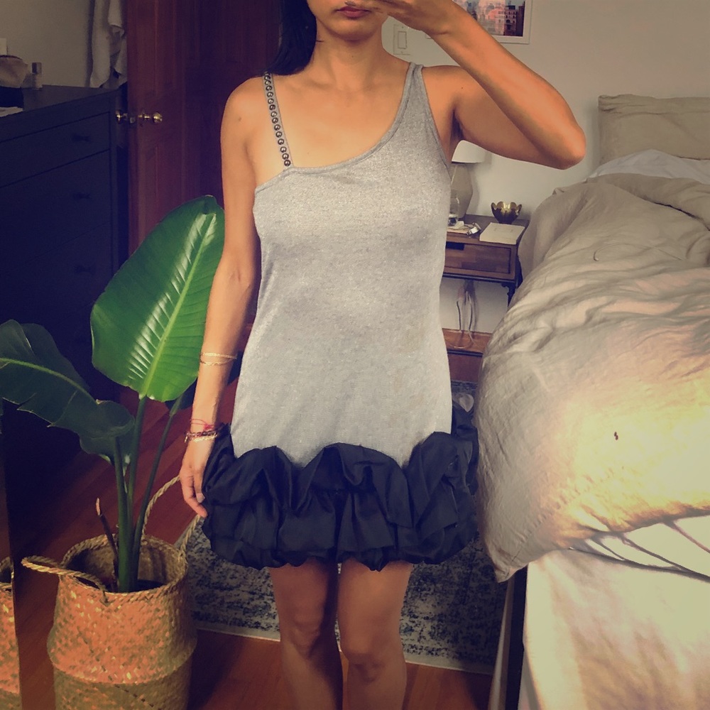 Fun party ruffled dress size small